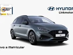 Rojo Nuevo 2025 Hyundai i30 Familiar | 24.040 € (Precio justo)
