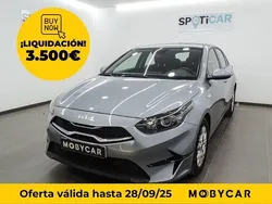 Gris Usado 2023 Kia Ceed Familiar | 16.395 € (Precio justo)