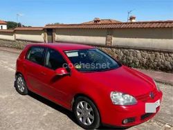 Rojo Usado 2006 VW Golf V Highline Berlina | 3900 € (Precio justo)