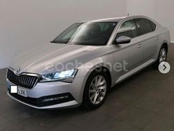 Gris / plata Usado 2022 Skoda Superb Ambition Berlina | 19.600 € (Un poco caro)