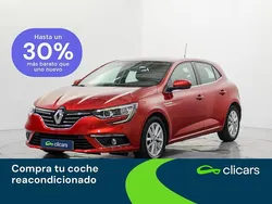 Rojo Usado 2016 Renault Mégane III Zen Berlina | 13.390 € (Un poco caro)