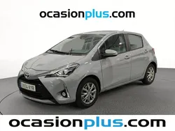 Gris Usado 2019 Toyota Yaris Active Utilitario | 16.273 € (Caro)