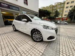 Blanco Usado 2018 Peugeot 208 Style Utilitario | 7495 € (Precio justo)