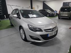 Gris / plata Usado 2014 Opel Astra Excellence Berlina | 6490 € (Precio justo)