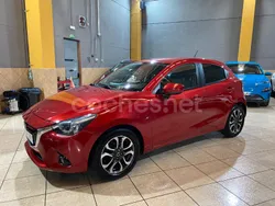 Rojo Usado 2015 Mazda 2 Luxury Berlina | 7990 €