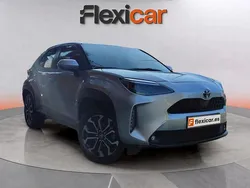 Gris Usado 2024 Toyota Yaris Hybrid Active | 24.590 € (Un poco caro)