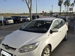 Blanco Usado 2011 Ford Focus Trend Utilitario | 6499 € (Precio justo)