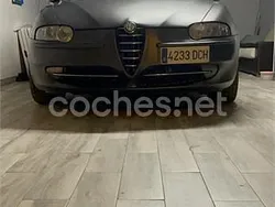 Negro Usado 2004 Alfa Romeo 147 Distinctive Utilitario | 2600 € (Precio justo)