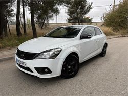 Blanco Usado 2011 Kia ProCeed Active Berlina | 4200 €