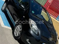 Negro Usado 2011 Toyota Yaris Active Berlina | 5500 €