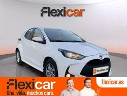 Blanco Usado 2024 Toyota Yaris Edition Utilitario | 18.790 € (Precio justo)