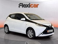 Blanco Usado 2015 Toyota Aygo X-cite Utilitario | 10.390 € (Precio justo)