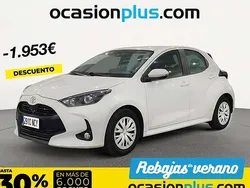 Blanco Usado 2023 Toyota Yaris Active Utilitario | 13.644 € (Buen precio)