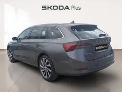 Gris / plateado Usado 2025 Skoda Octavia Selection Familiar | 36.190 € (Un poco caro)