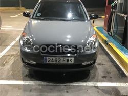 Gris / plata Usado 2008 Hyundai Accent Berlina | 4500 €