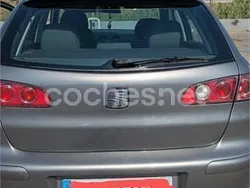 Gris / plata Usado 2005 Seat Ibiza Stella Berlina | 2000 € (Precio justo)