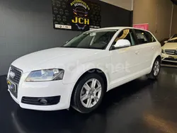Blanco Usado 2010 Audi A3 Sportback Ambiente Berlina | 7799 € (Precio justo)