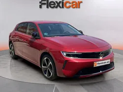 Rojo Usado 2023 Opel Astra Elegance Berlina | 21.190 € (Precio justo)