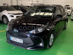 Negro Usado 2021 Toyota Yaris Hybrid Business Edition Berlina | 15.400 € (Precio justo)