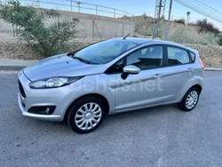 Gris / plata Usado 2017 Ford Fiesta Trend Utilitario | 9200 € (Buen precio)