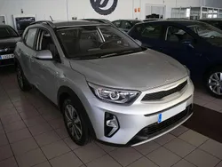 Plateado Usado 2024 Kia Stonic SUV | 17.770 € (Precio justo)