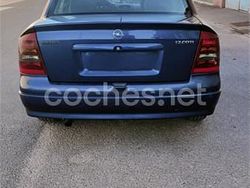 Azul Usado 2003 Opel Astra Club Berlina | 1400 € (Precio justo)