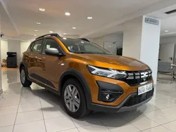Naranja Usado 2022 Dacia Sandero Comfort Utilitario | 16.500 € (Un poco caro)