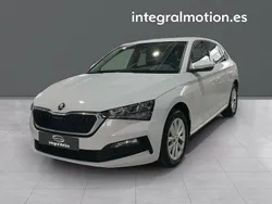 Blanco Usado 2024 Skoda Scala Ambition Utilitario | 16.900 € (Precio justo)