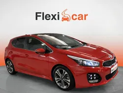 Rojo Usado 2017 Kia Ceed Berlina | 10.490 € (Un poco caro)