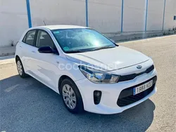 Blanco Usado 2017 Kia Rio Plus Berlina | 8600 € (Buen precio)