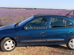 Azul Usado 2000 Renault Mégane Berlina | 4500 €