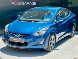 Azul Usado 2014 Hyundai Elantra Berlina | 9490 €