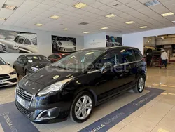 Blanco Usado 2016 Peugeot 5008 Active Monovolumen | 11.900 € (Un poco caro)