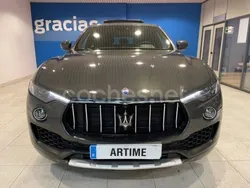 Gris / plata Usado 2017 Maserati Levante SUV | 49.900 € (Un poco caro)