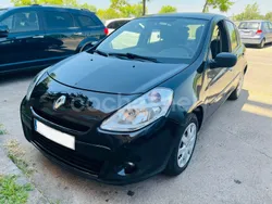 Negro Usado 2010 Renault Clio II Authentique Berlina | 3990 € (Precio justo)