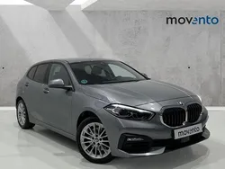 Gris Usado 2022 BMW 118 Comfort Edition Utilitario | 24.490 € (Precio justo)