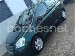 Verde Usado 2004 Toyota Yaris T2 Berlina | 2600 € (Un poco caro)