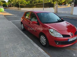 Rojo Usado 2006 Renault Clio II Authentique Berlina | 3200 € (Precio justo)