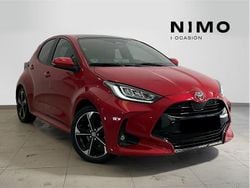 Rojo emoción Usado 2025 Toyota Yaris Hybrid Plus Berlina | 24.200 € (Precio justo)