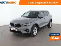 Gris Usado 2023 Volvo XC40 Core SUV | 33.999 € (Precio justo)