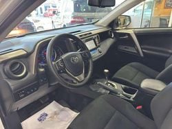 Blanco Usado 2015 Toyota RAV4 Edition SUV | 22.900 € (Precio justo)