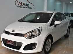 Blanco Usado 2013 Kia Rio Berlina | 8750 € (Precio justo)