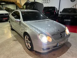 Gris / plata Usado 2007 Mercedes C180 Sport Edition Berlina | 4700 € (Buen precio)