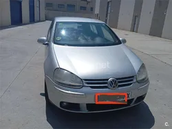 Gris / plata Usado 2007 VW Golf V Highline Berlina | 2600 € (Precio justo)