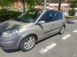 Beige Usado 2006 Renault Scénic II Dynamique Monovolumen | 1850 € (Super precio)