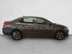 Gris / plata Usado 2018 Citroën C-Elysee I PureTech Berlina | 8995 € (Caro)