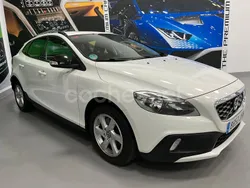 Blanco Usado 2016 Volvo V40 CC Kinetic Familiar | 9999 € (Buen precio)