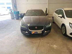 Burdeos Usado 2015 Jaguar XE R-Sport Berlina | 8900 €