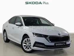 Blanco Nuevo 2024 Skoda Octavia Selection Berlina | 27.900 € (Precio justo)