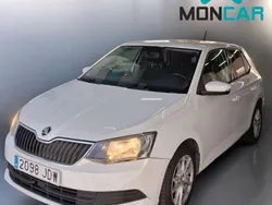 Blanco Usado 2015 Skoda Fabia Ambition Berlina | 5490 € (Buen precio)